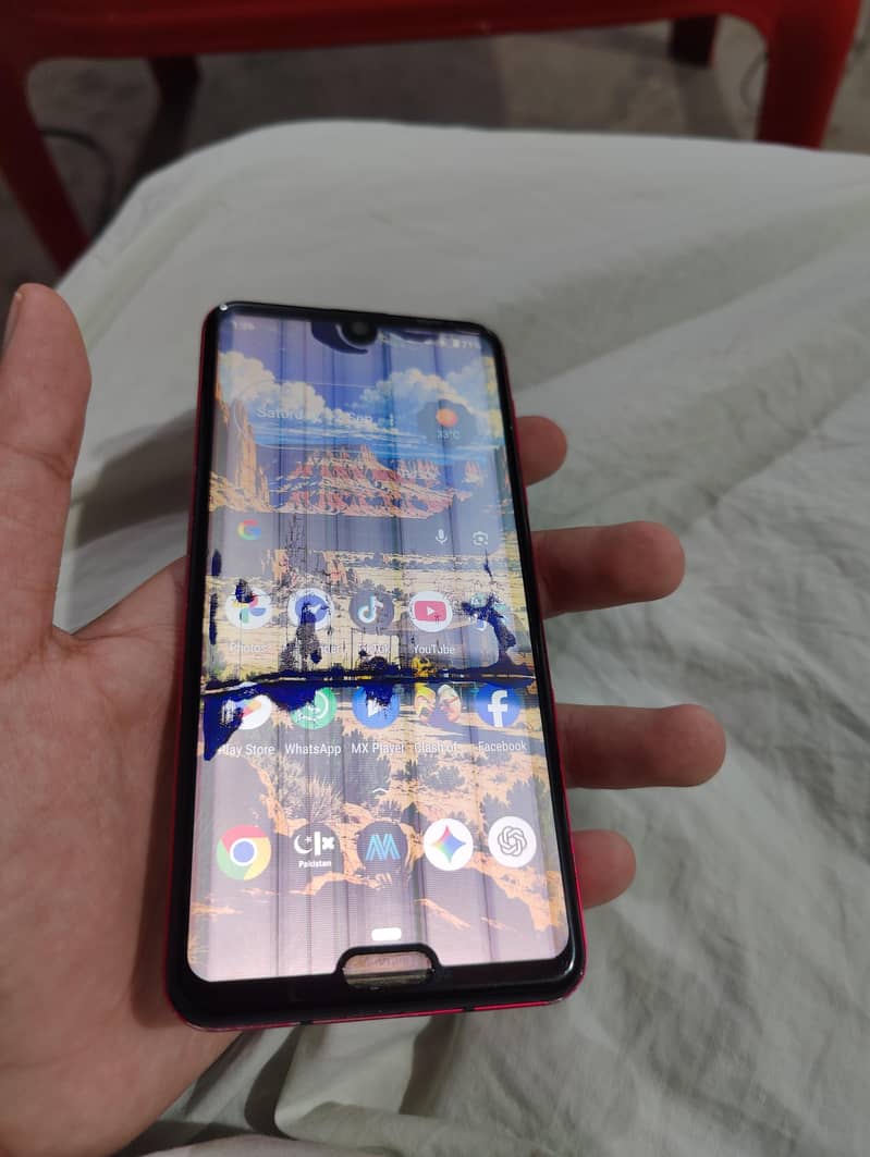 Sharp Aquos R3 4