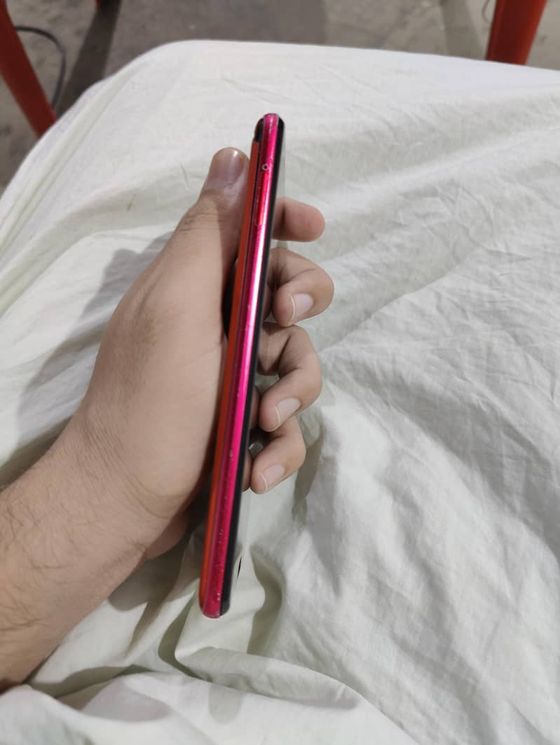 Sharp Aquos R3 6