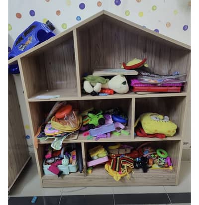 Bookshelf or doll house