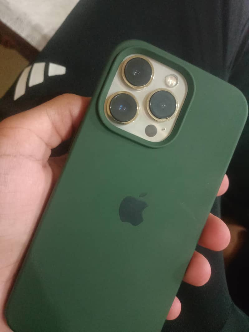 Apple iPhone 13 Pro 2