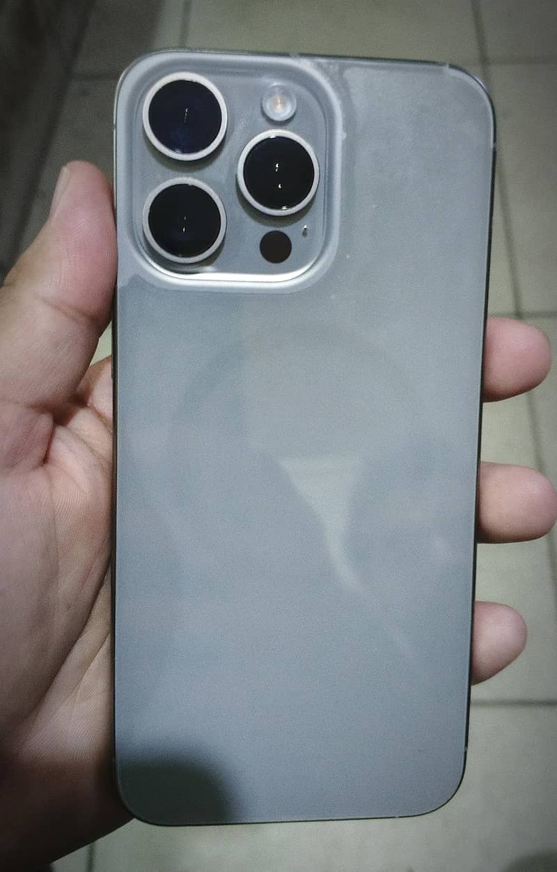 Apple iPhone 15 Pro Max 0