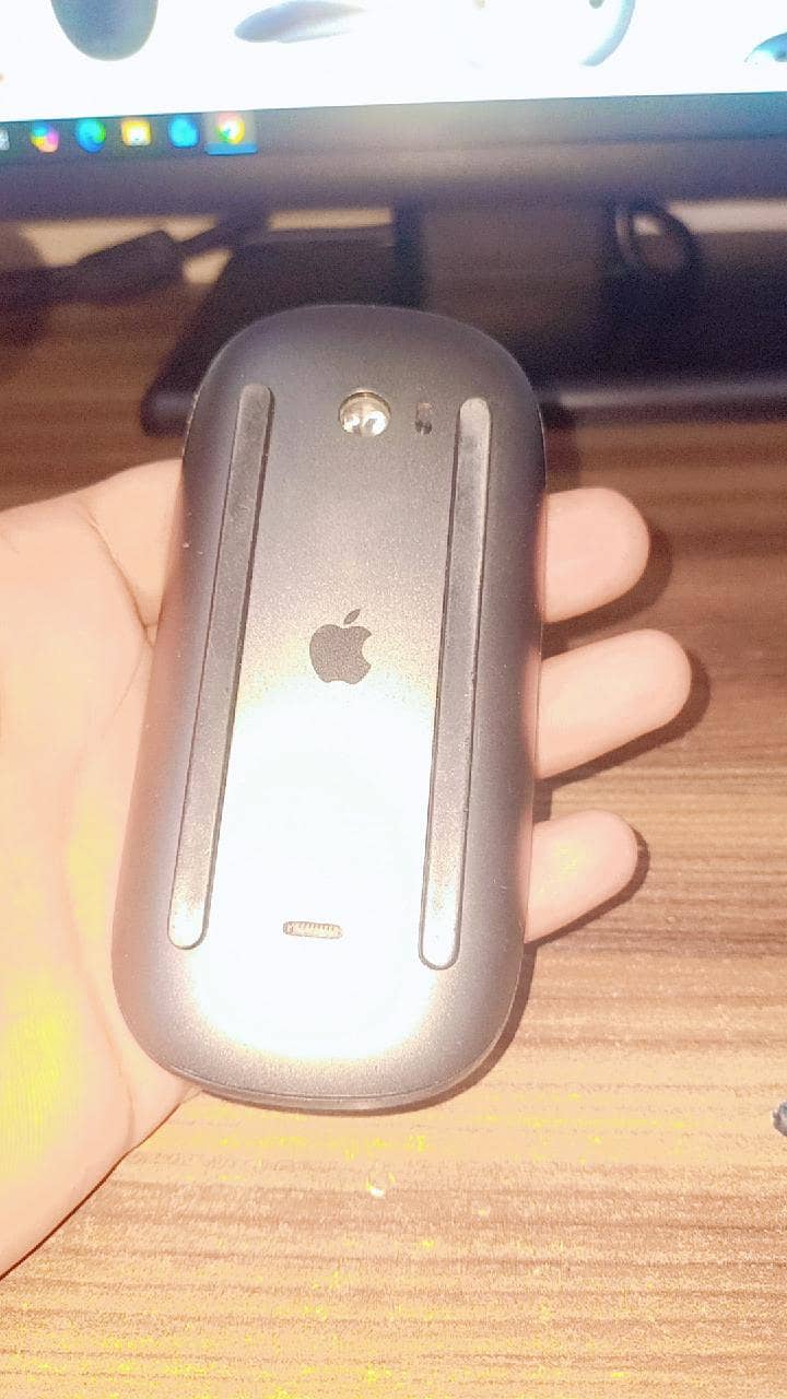 Apple Bluetooth Mouse 0