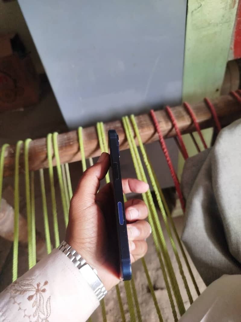 Apple iPhone 13 1