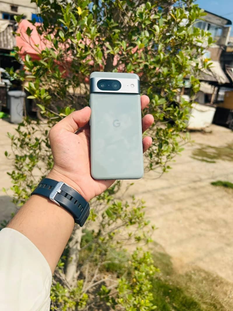 Google Pixel 8 4