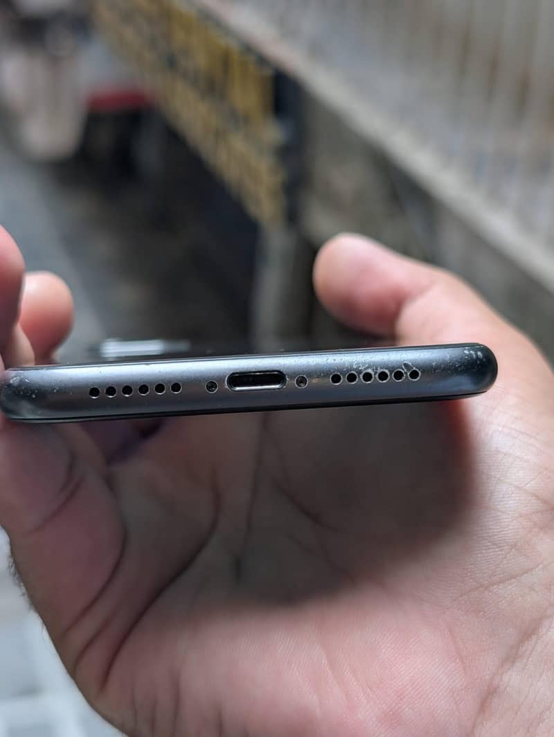 Apple iPhone 11 5
