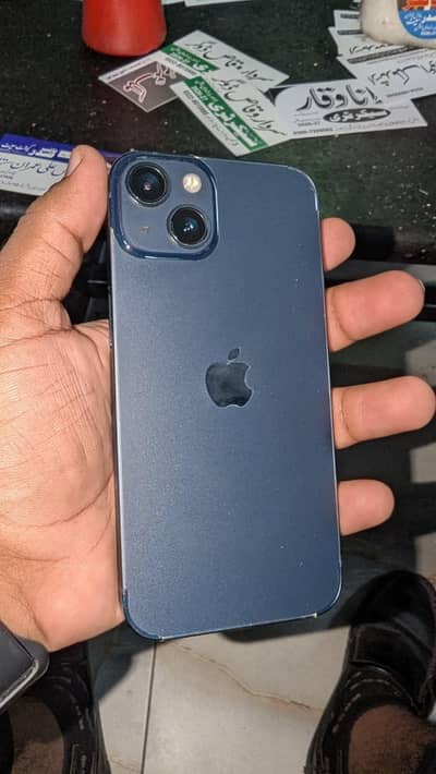 Apple iPhone 13