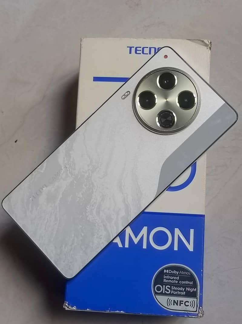 Tecno CAMON 30 0