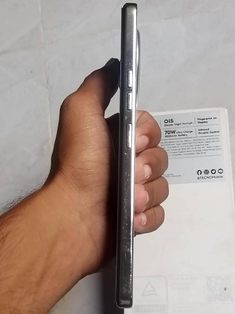 Tecno CAMON 30 7