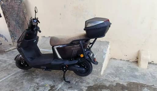 Revoo A12  Electric Skooty  0311-44-27-500