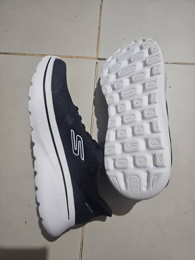 Brand new skechers