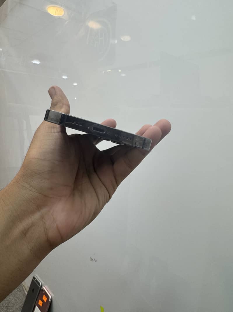 Apple iPhone 13 Pro 1