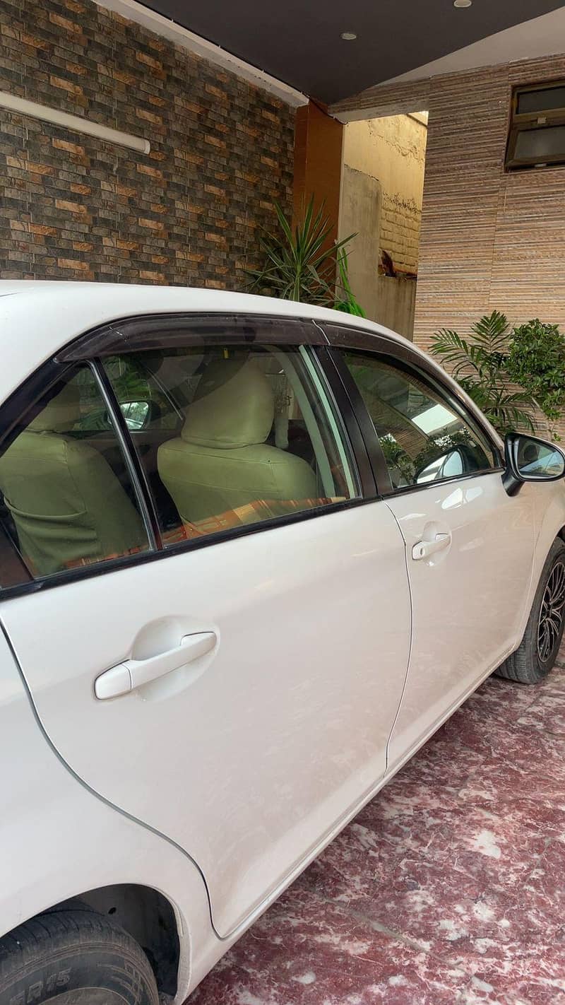 Toyota Corolla Axio 2012 4