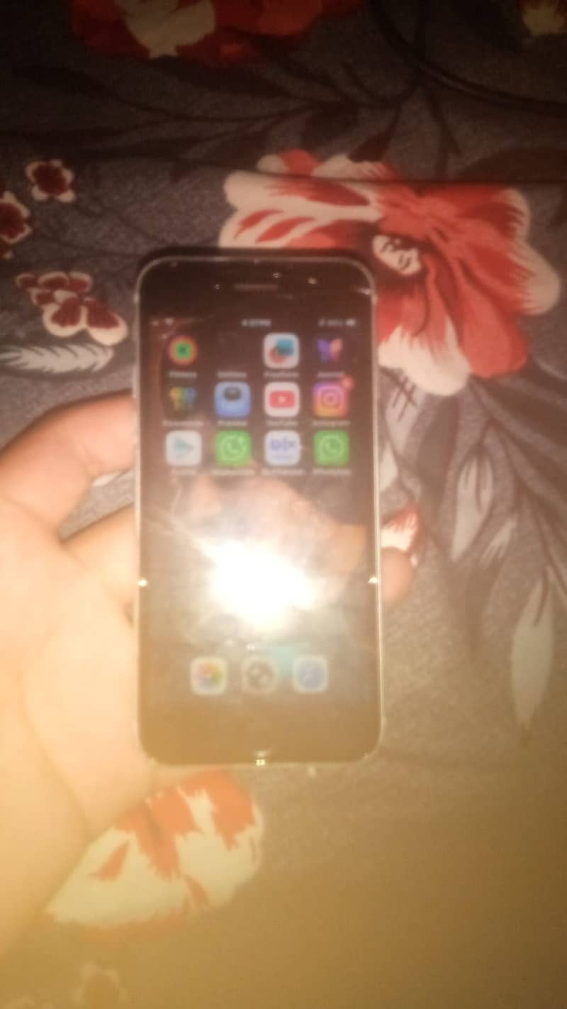 Apple iPhone SE 3