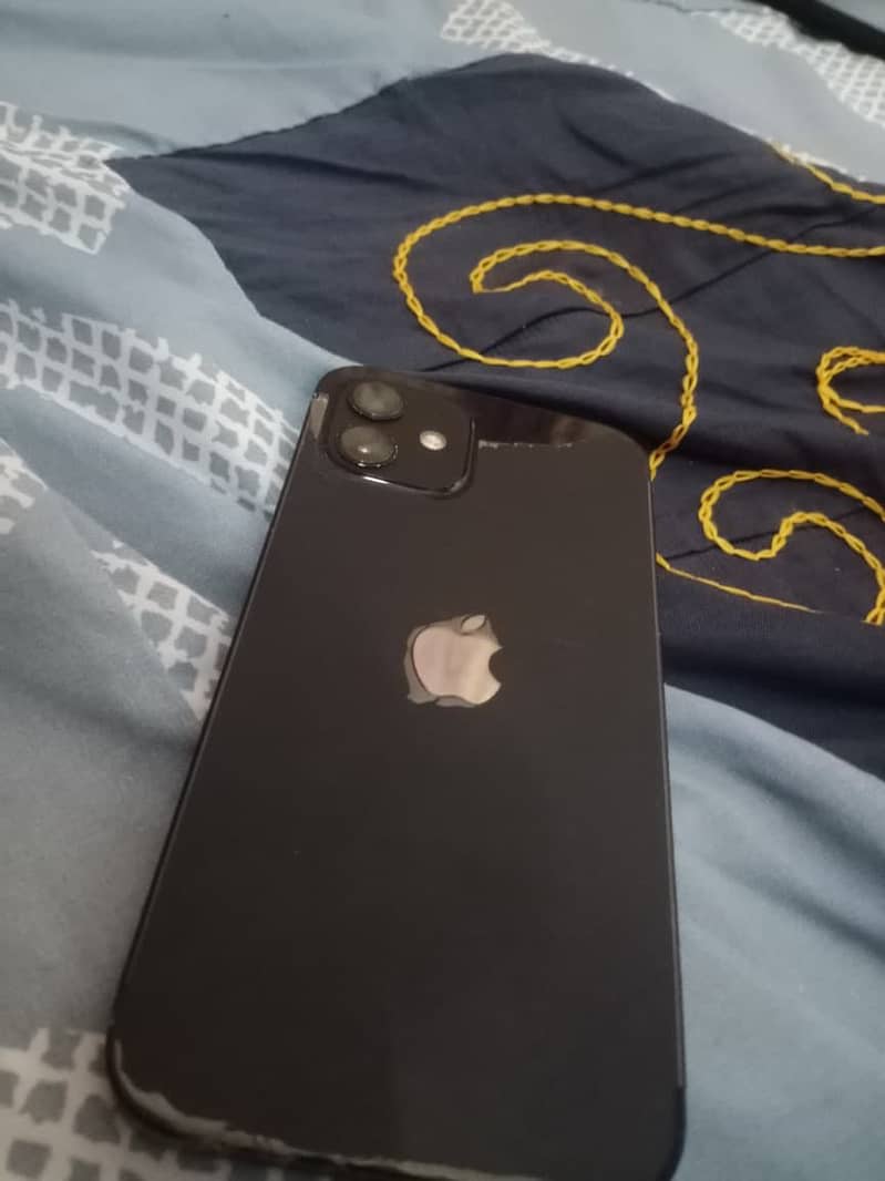 Apple iPhone 12 4