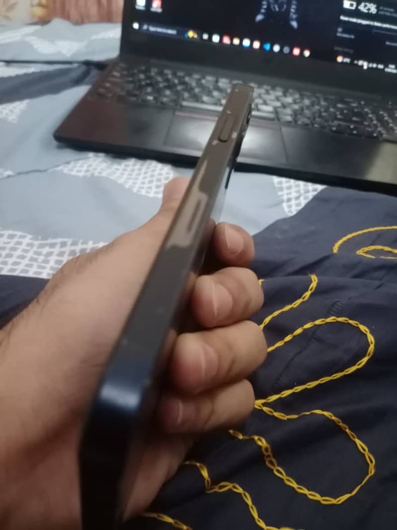 Apple iPhone 12 5