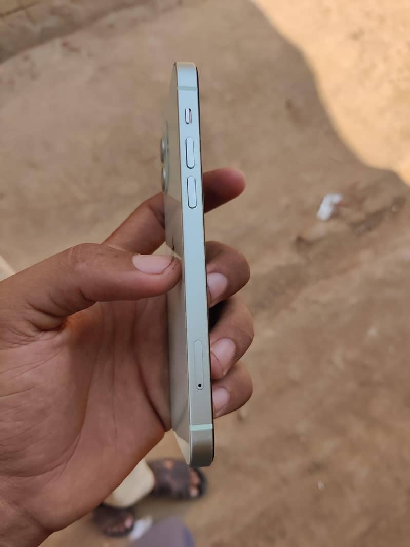 Apple iPhone 12 2
