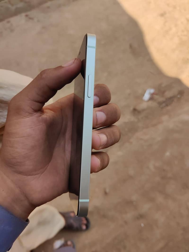 Apple iPhone 12 5