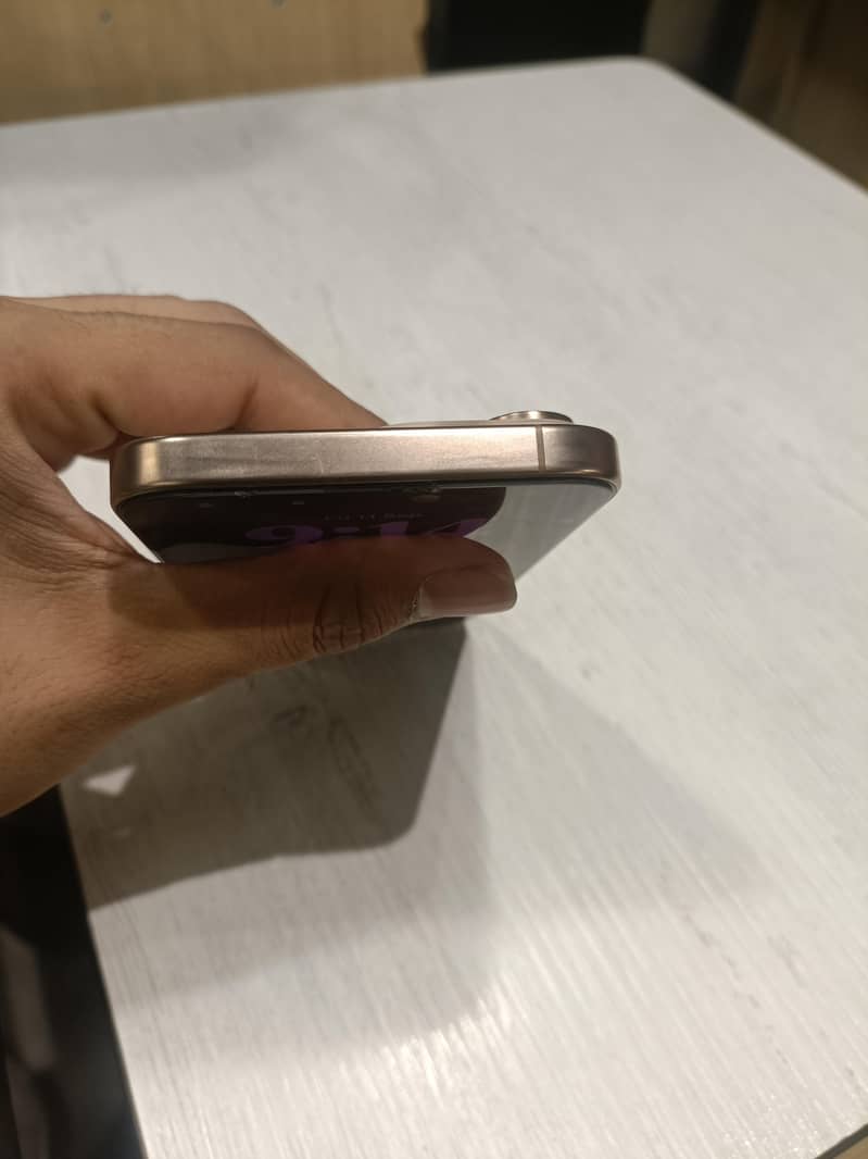 iPhone 16 Pro Max 3