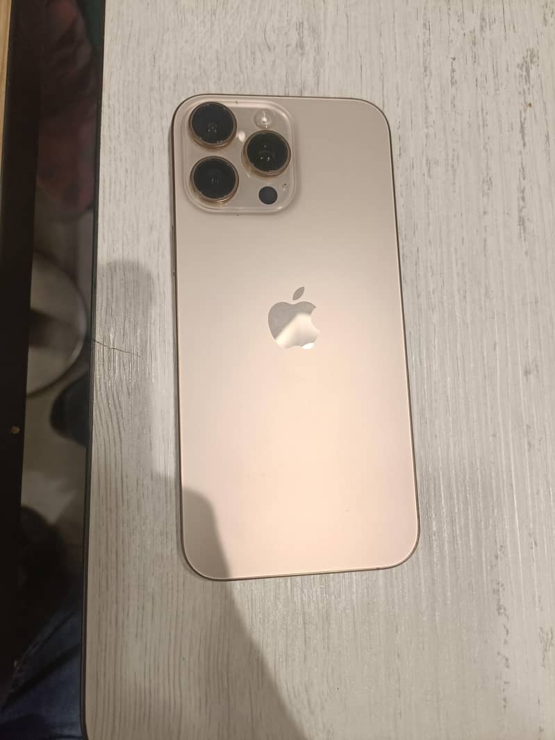 iPhone 16 Pro Max 5