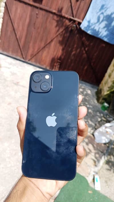 Apple iPhone 13