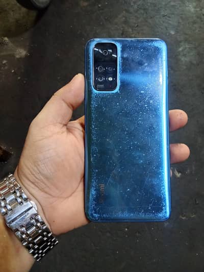 mobile okay hai charger Nahin hai box ke Sath hai data cable original