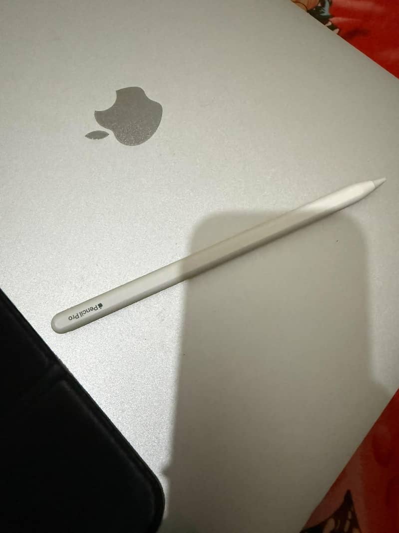 Apple Pencil Pro 0