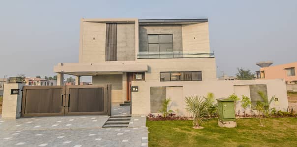 10 MARLA BEAUTIFUL HOUSE FOR SALE
