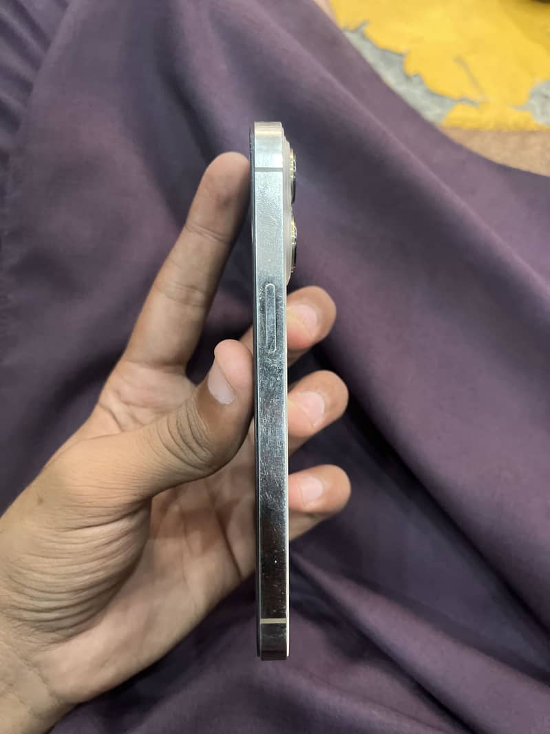 Apple iPhone 13 Pro 3