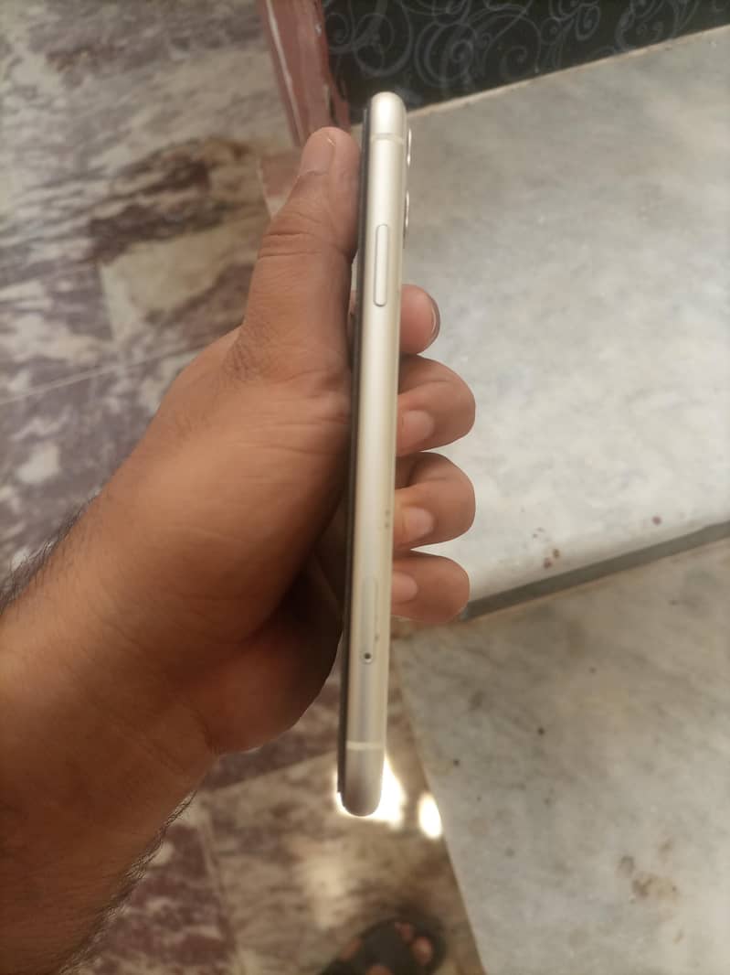 Apple iPhone 11 5