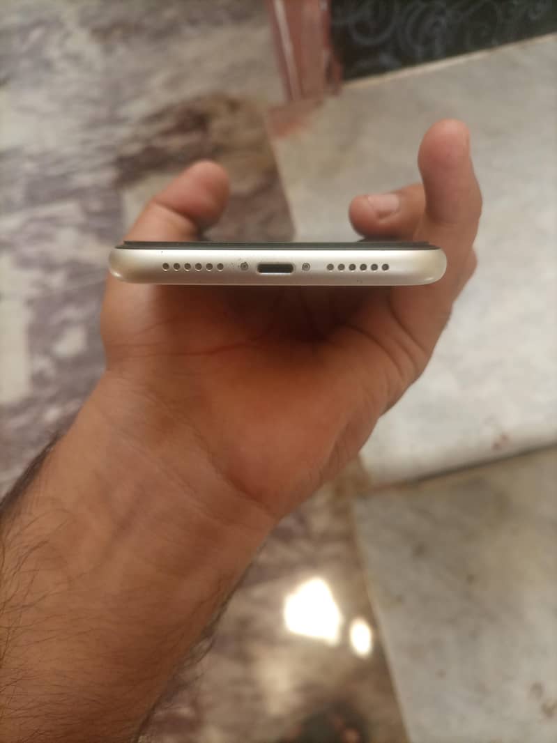 Apple iPhone 11 8