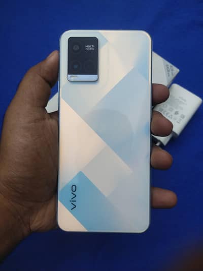 Vivo Y21 (4+64)GB Complete Box 10/9 Condition For Sale