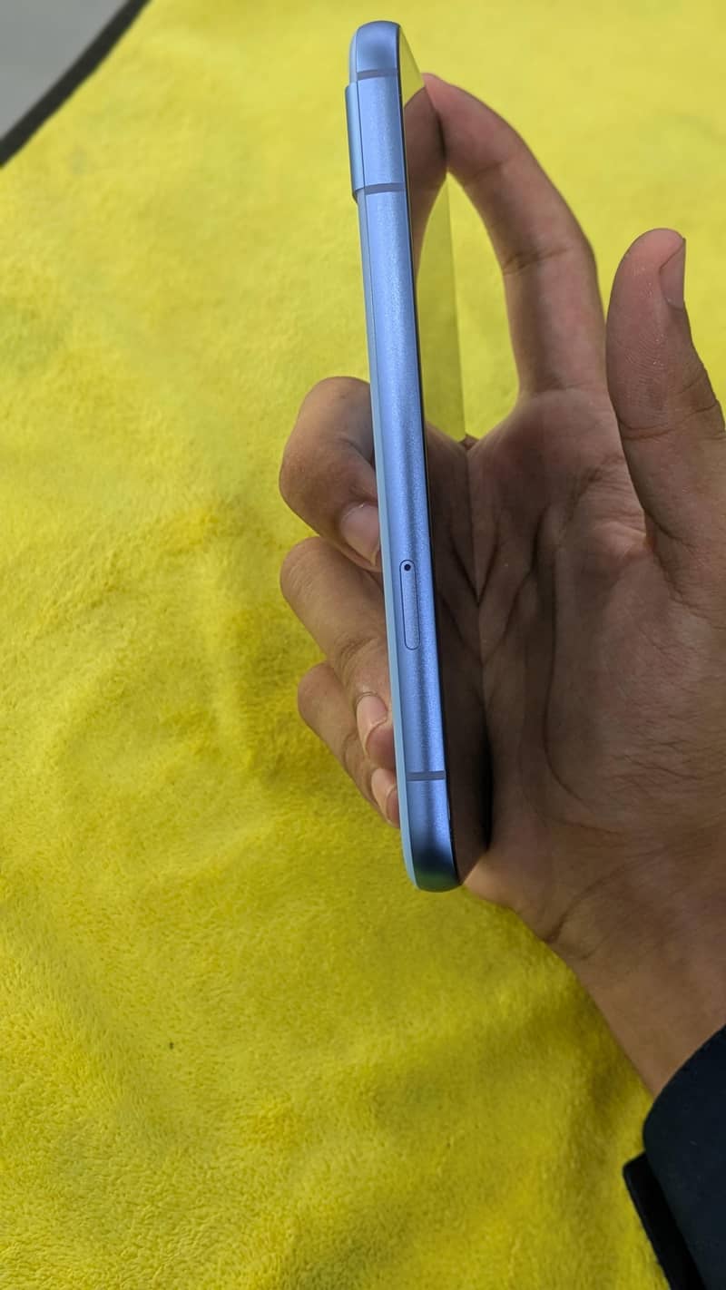 Google Pixel 8 4