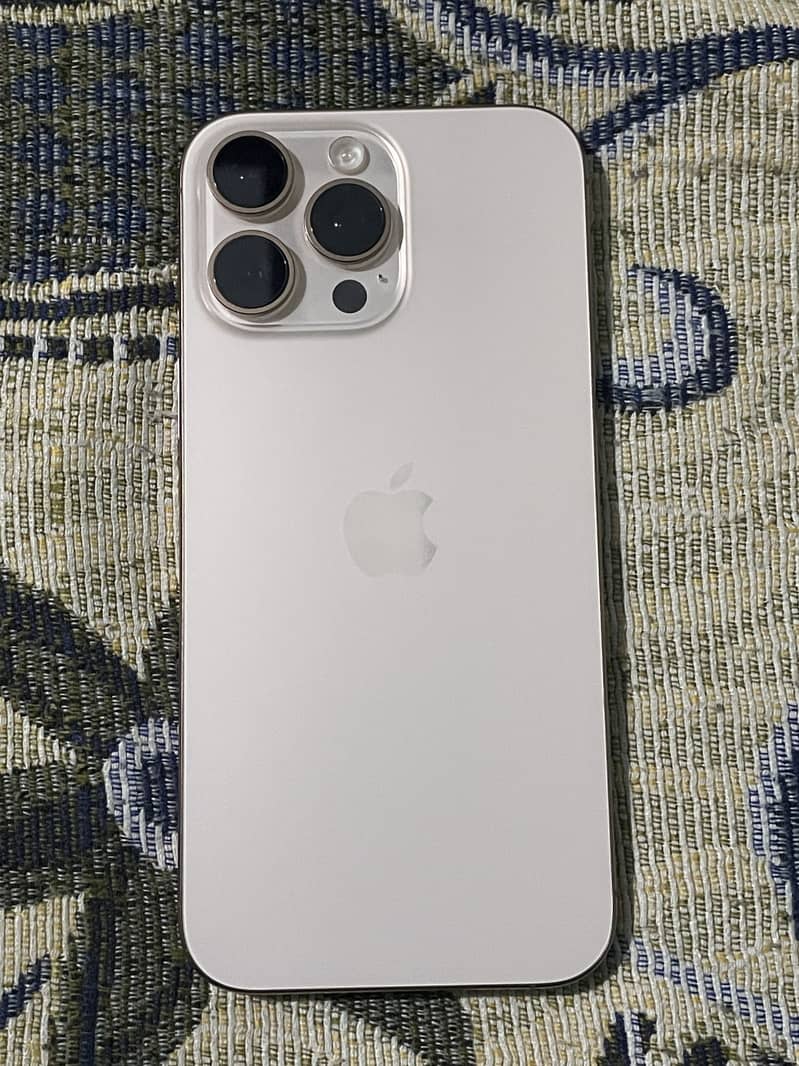 Apple iPhone 16 Pro Max 0