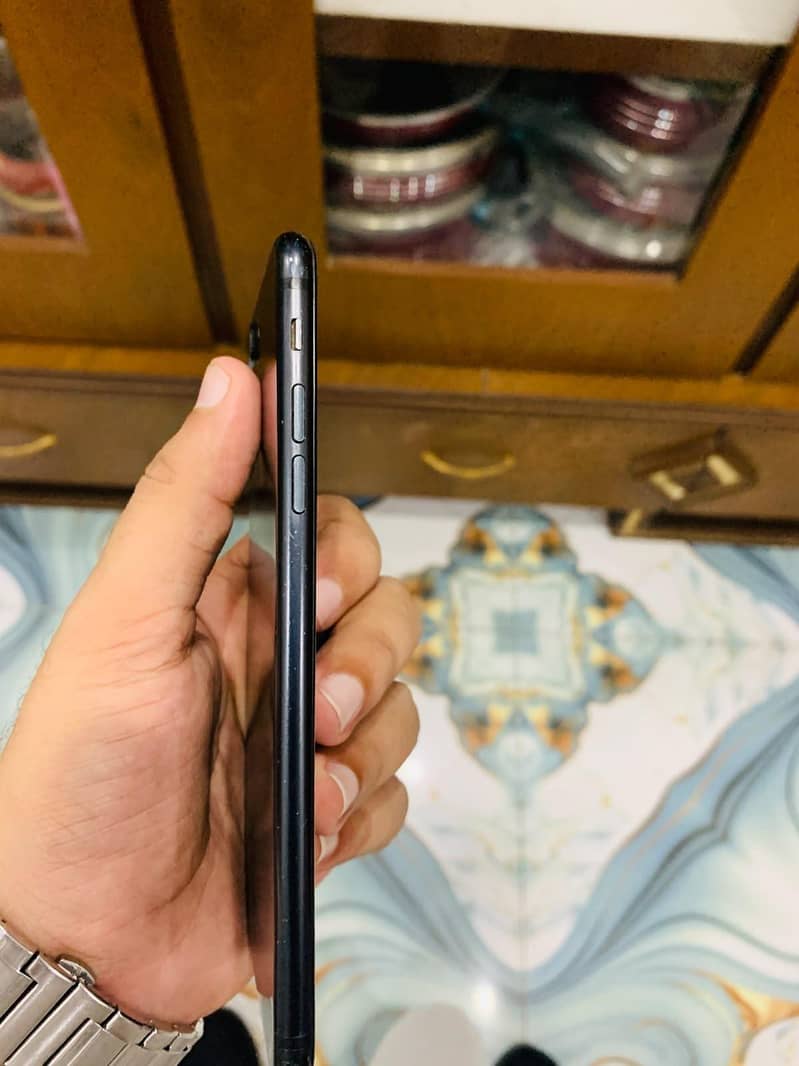 Apple iPhone 7 Plus 5