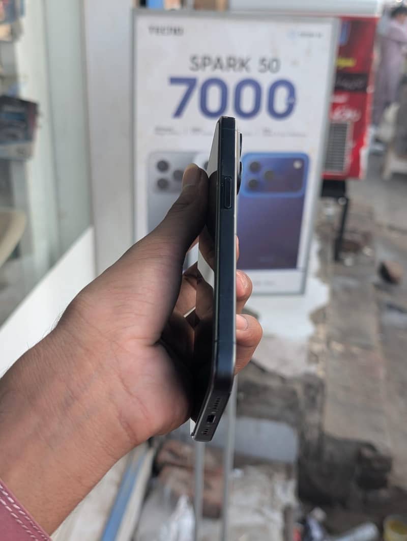 Apple iPhone 15 Pro Max 9