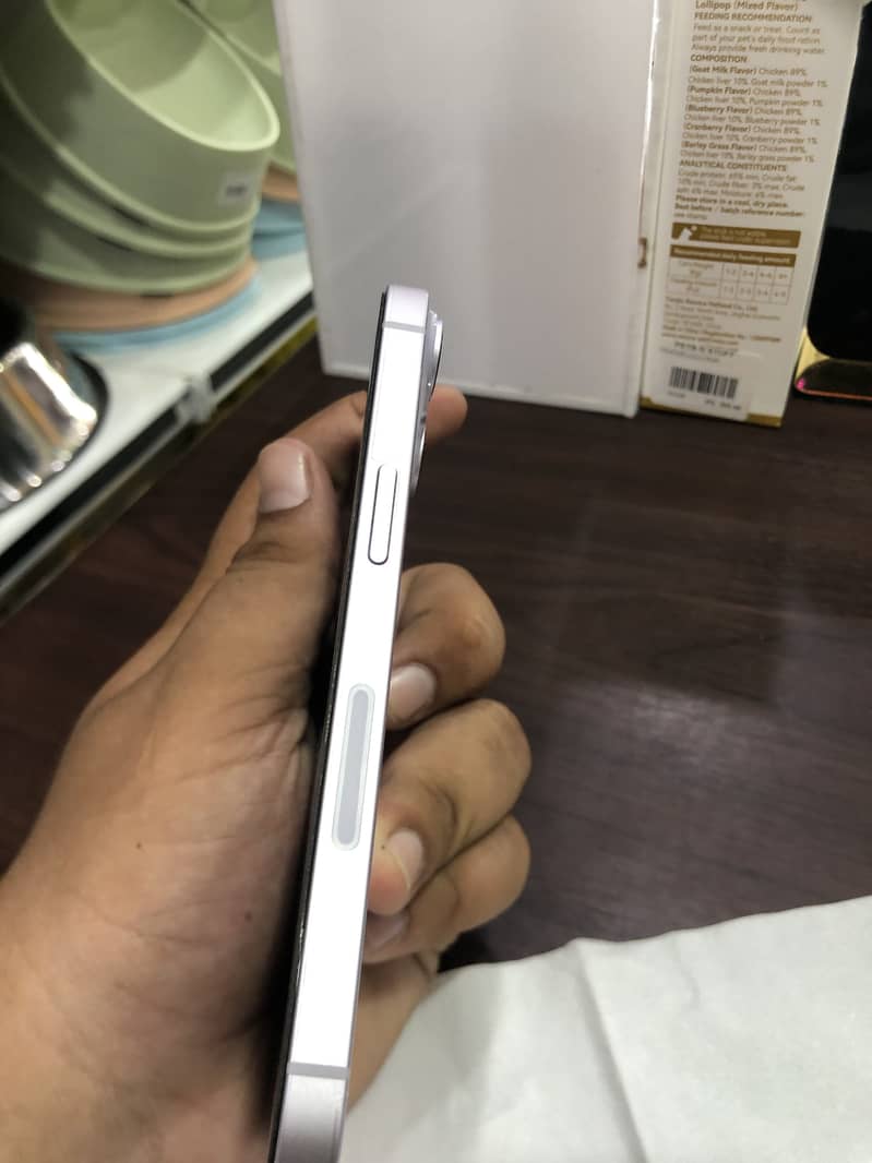 Apple iPhone 14 3