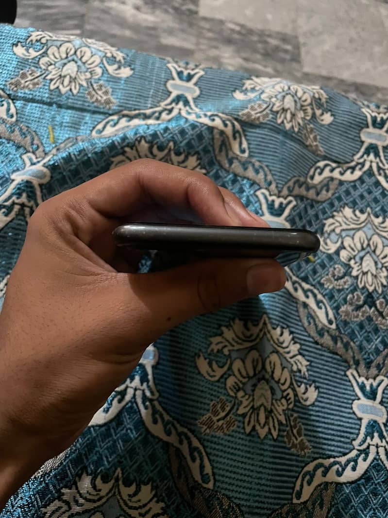 Apple iPhone 8 Plus 5