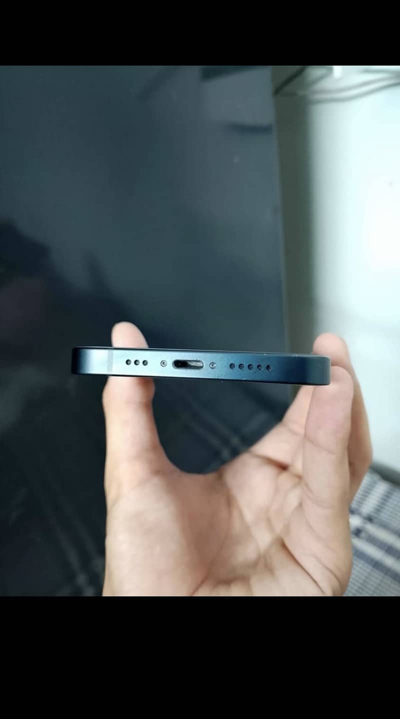 Apple iPhone 13 2