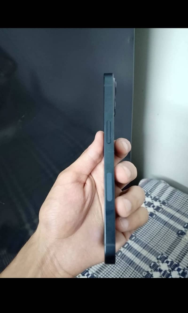 Apple iPhone 13 6