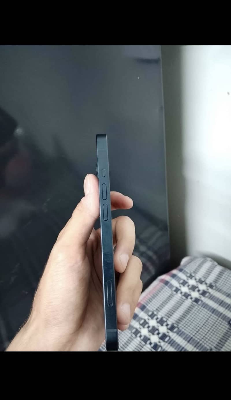 Apple iPhone 13 9