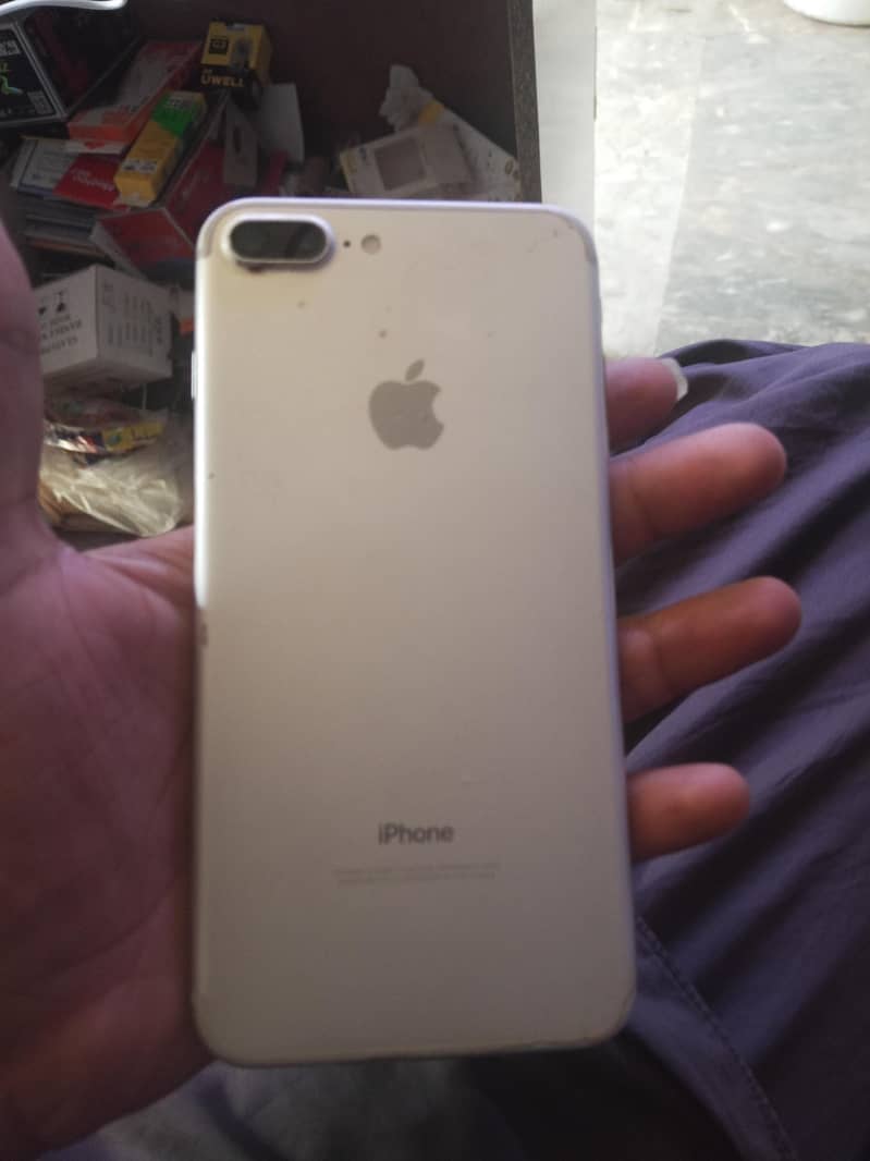 Apple iPhone 7 Plus 0