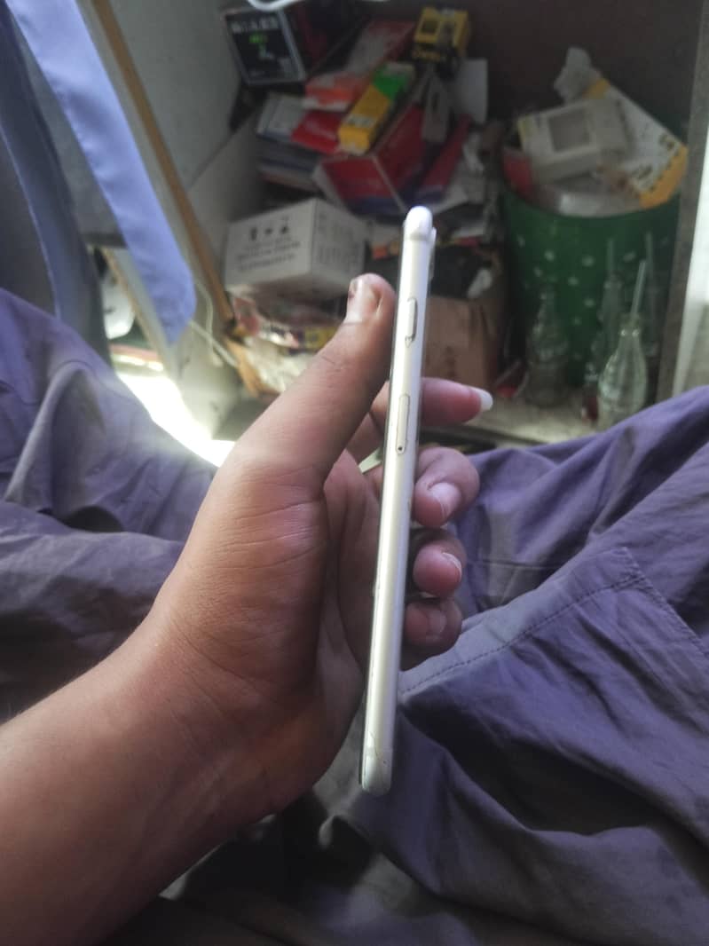 Apple iPhone 7 Plus 2