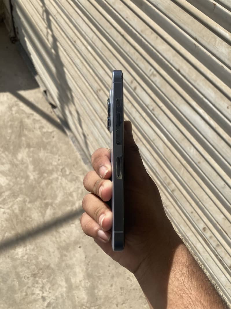 Apple iPhone 13 Pro 1