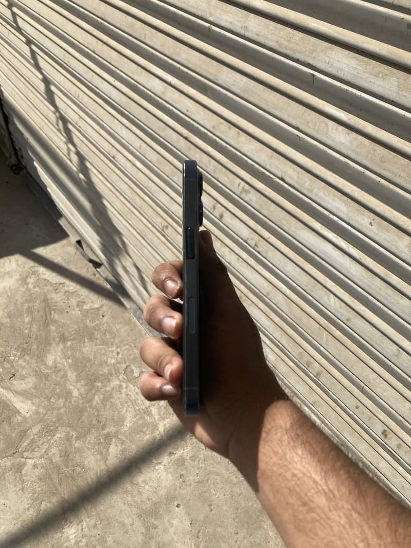 Apple iPhone 13 Pro 3