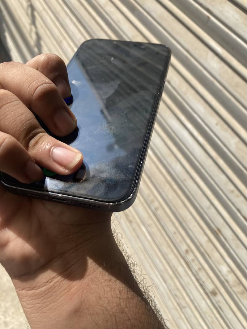 Apple iPhone 13 Pro 4