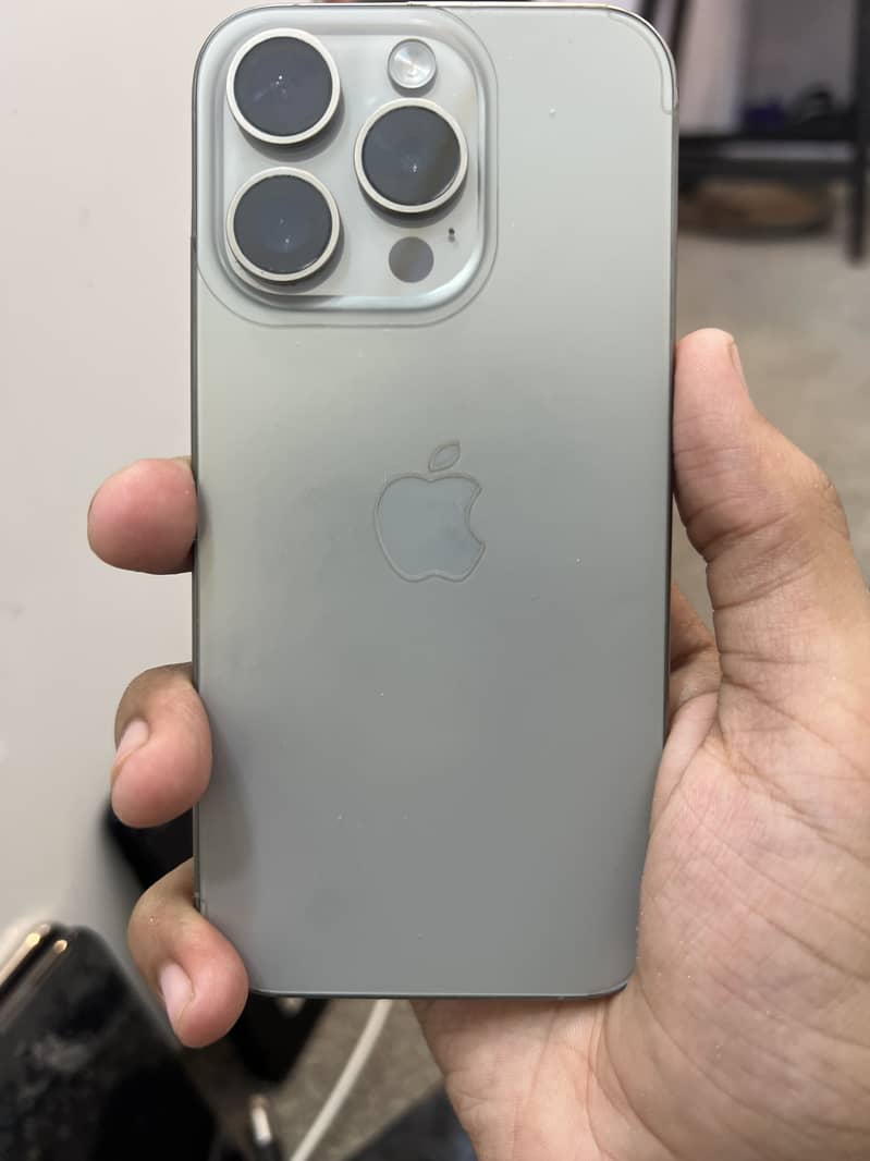 Apple iPhone 15 Pro 0