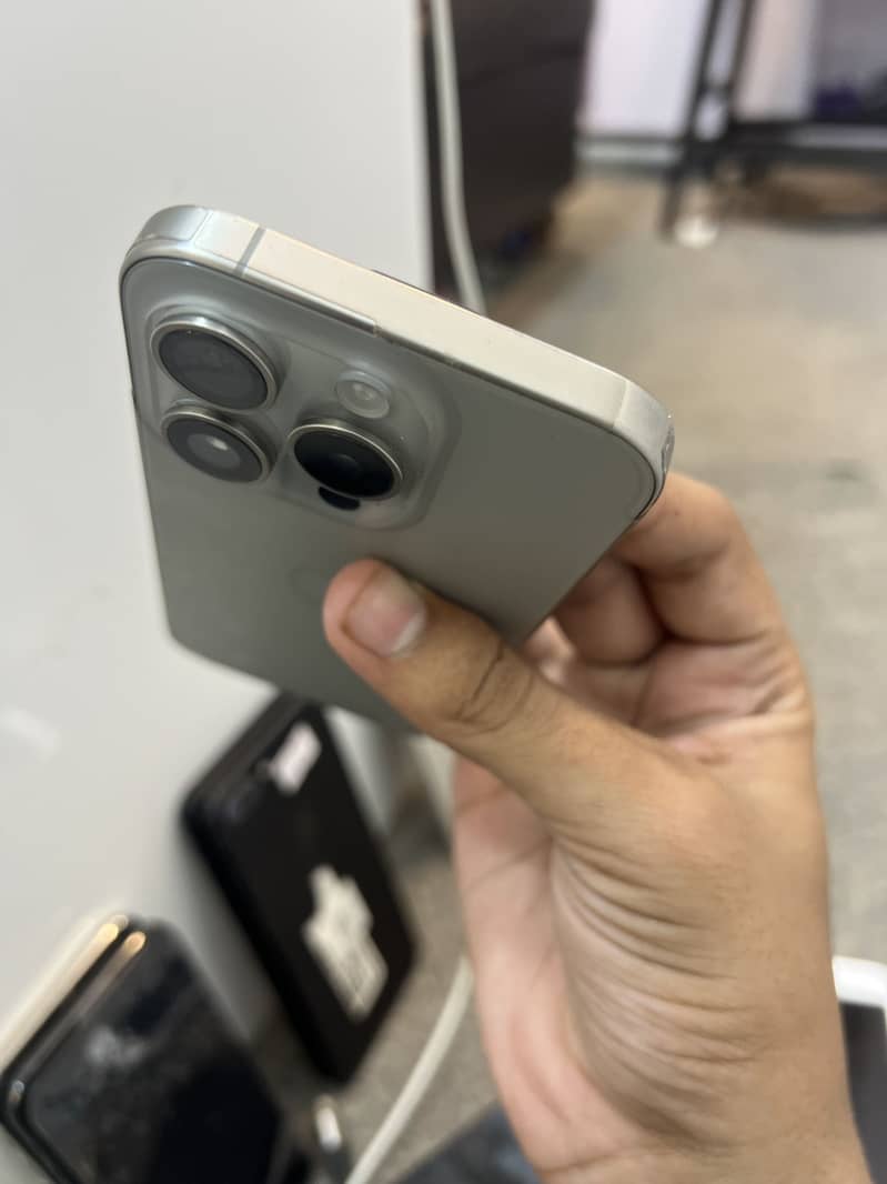 Apple iPhone 15 Pro 1