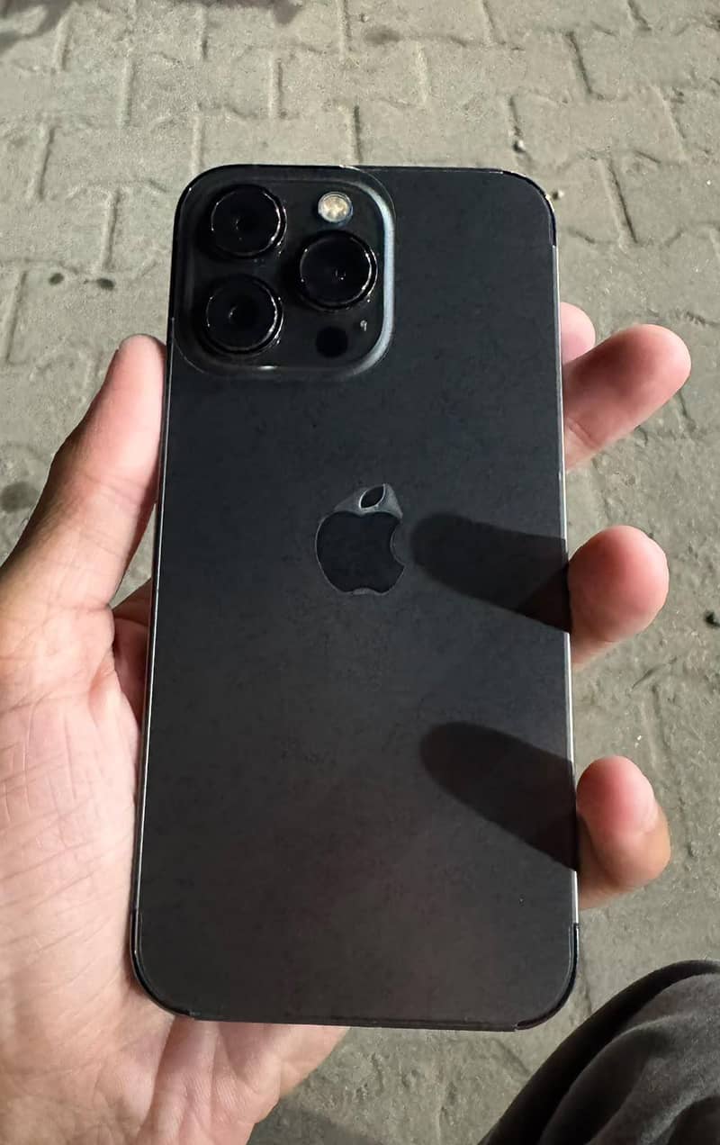 Apple iPhone 13 Pro 1