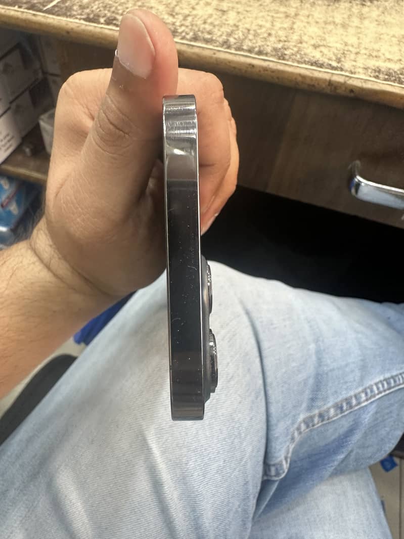 Apple iPhone 13 Pro Max 5
