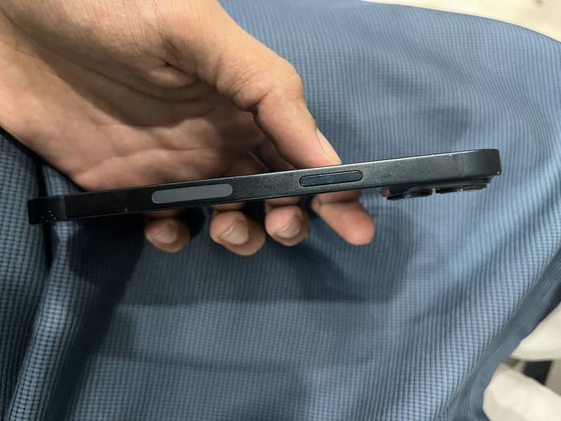 iPhone 14 4
